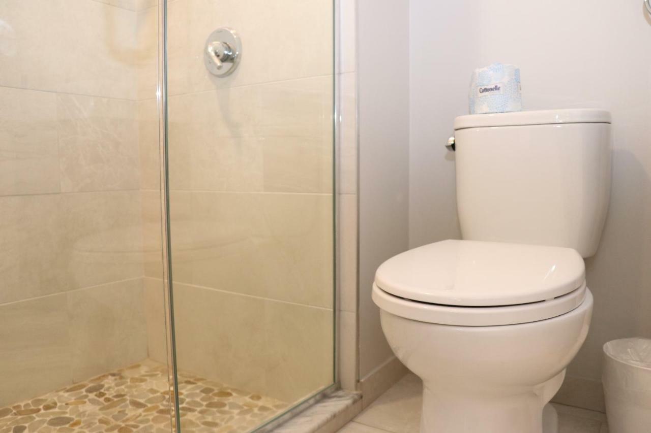 A Stylish Stay W/ A Queen Bed, Heated Floors.. #31 Brookline Exteriör bild