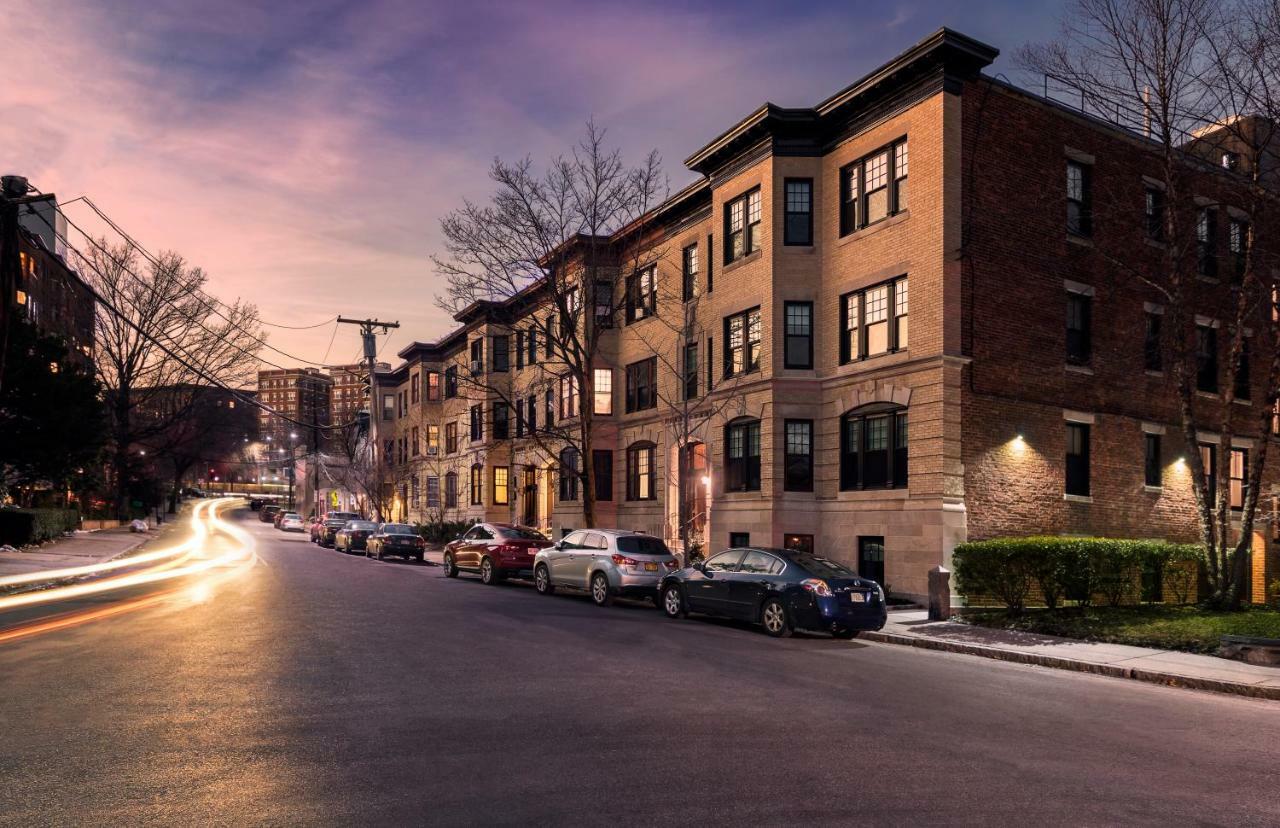 A Stylish Stay W/ A Queen Bed, Heated Floors.. #31 Brookline Exteriör bild